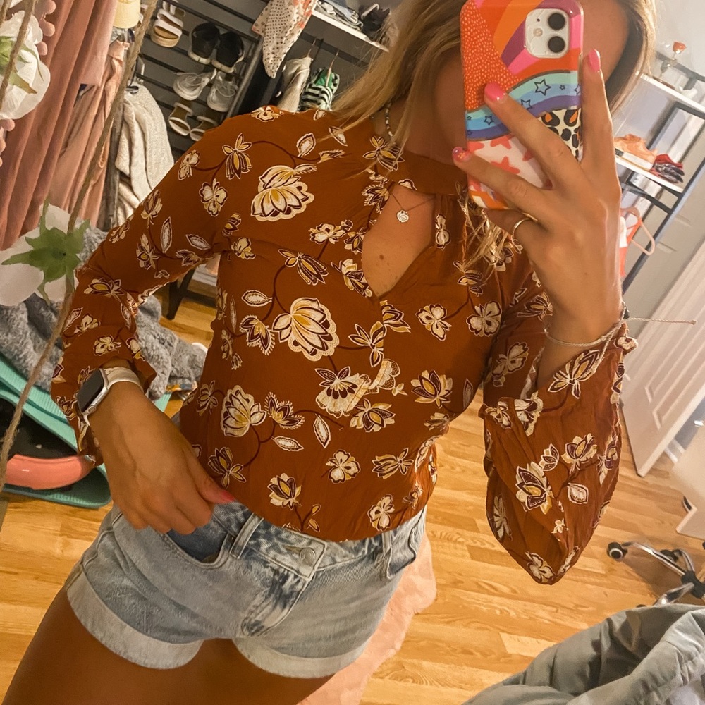 Adorable fall top - Picture 2 of 2